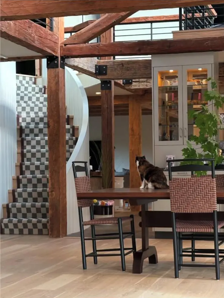 Completed timber-framed interior. Image courtesy of Gretchen Farrell Interiors
